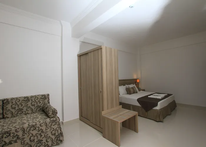 Palm Bay Szálloda Emecik